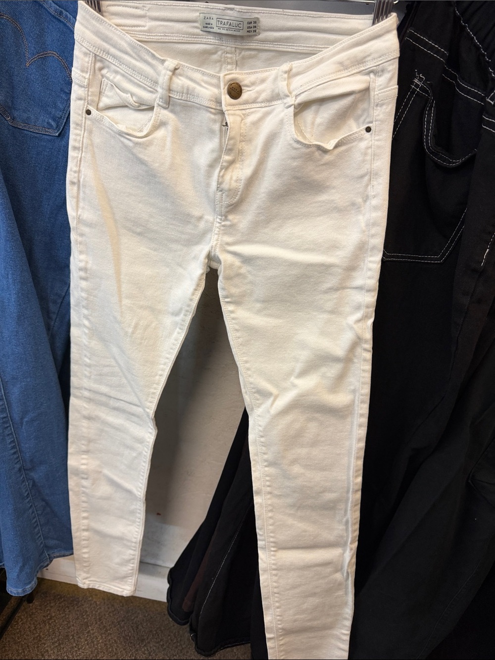 Zara Cream Skinny Jeans — Slim Fit